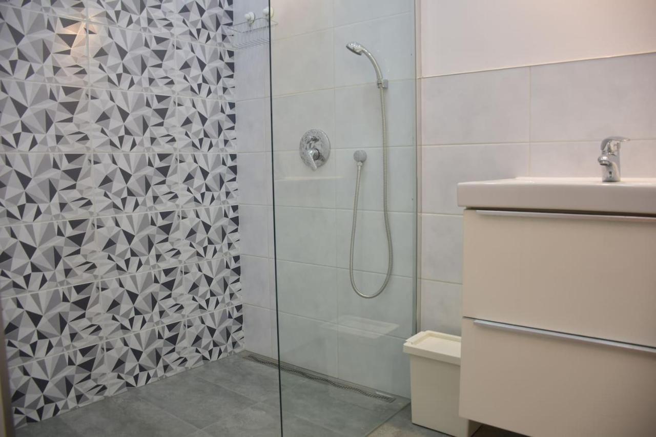 Central Apartman 3 Bdr, 2 Bath+3a/c+free Parking+quite Appartement Budapest
