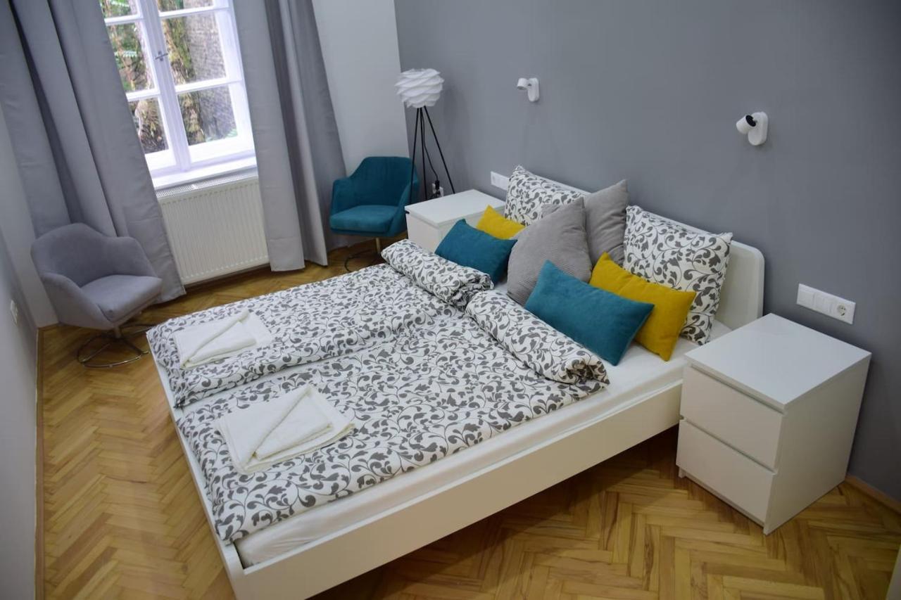 Central Apartman 3 Bdr, 2 Bath+3a/c+free Parking+quite Appartement