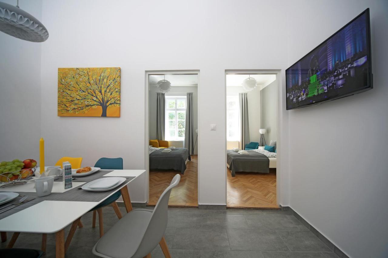 Apartman Central Apartman 3 Bdr, 2 Bath+3a/c+free Parking+quite